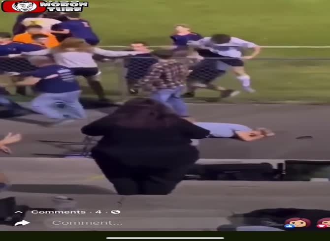 Video :Two families fighting during a soccer game